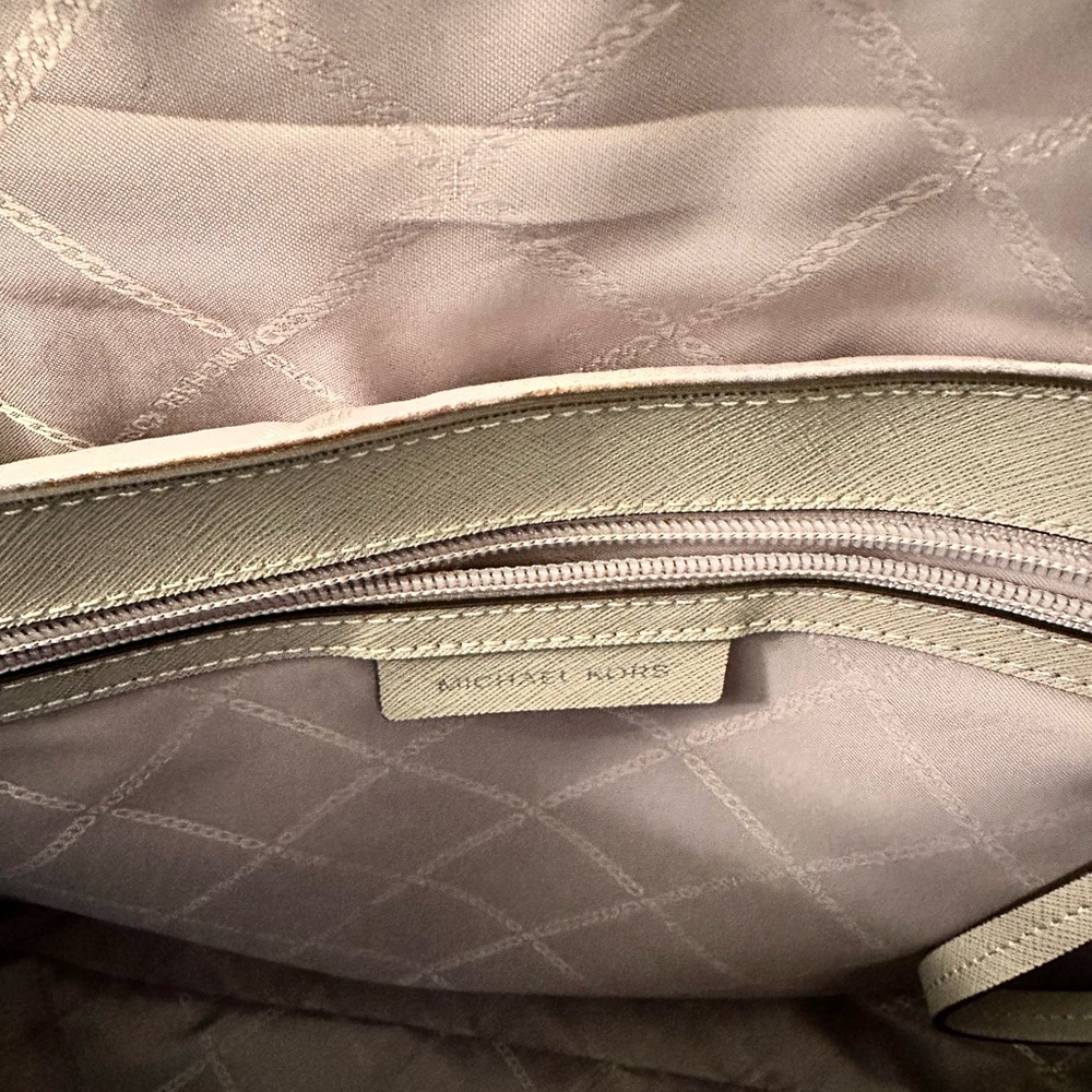 New Michael Kors cross grain light gray leather shoulder bag - Picture 10 of 11